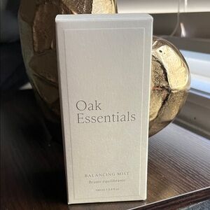Oak Essentials Balancing Mist - White